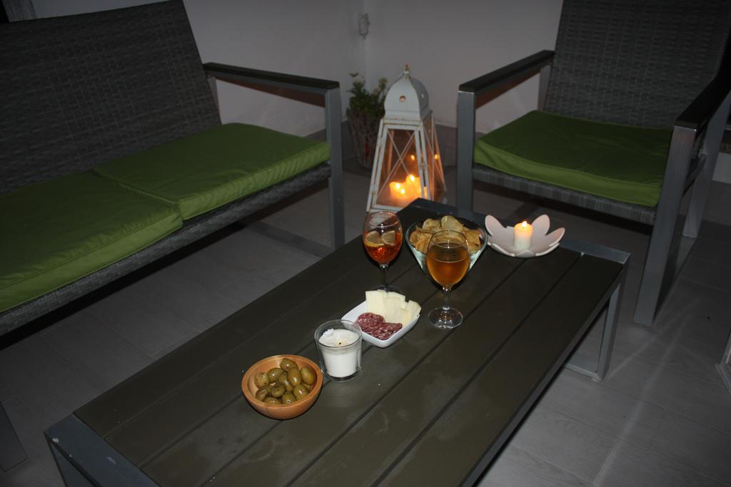 One More Night Fregenae Buitenkant foto
